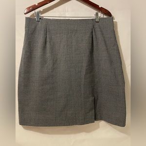 BGC cute plaid skirt with small slit